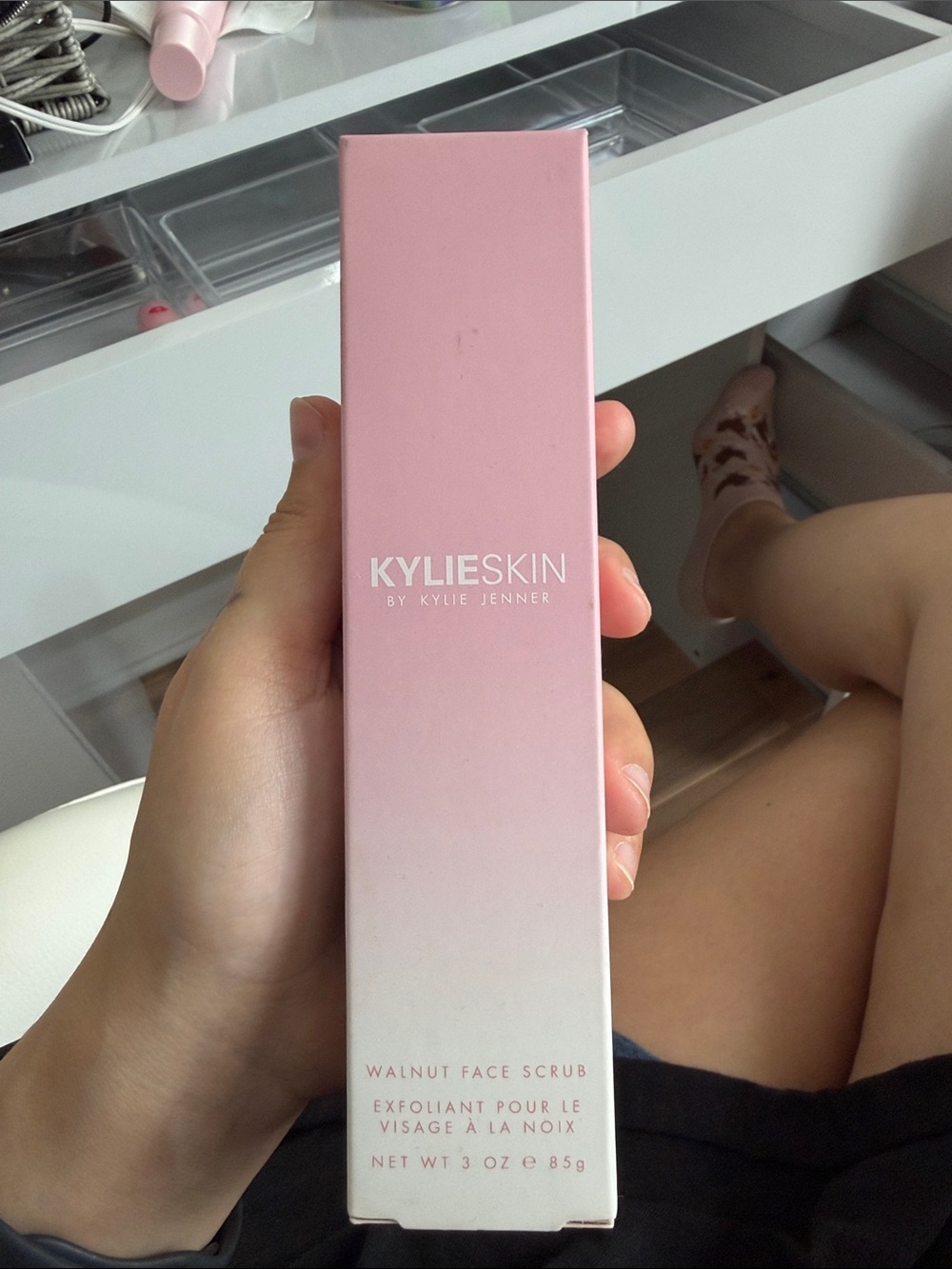 KylieSkin Walnut Face Scrub – Pink Exfoliant